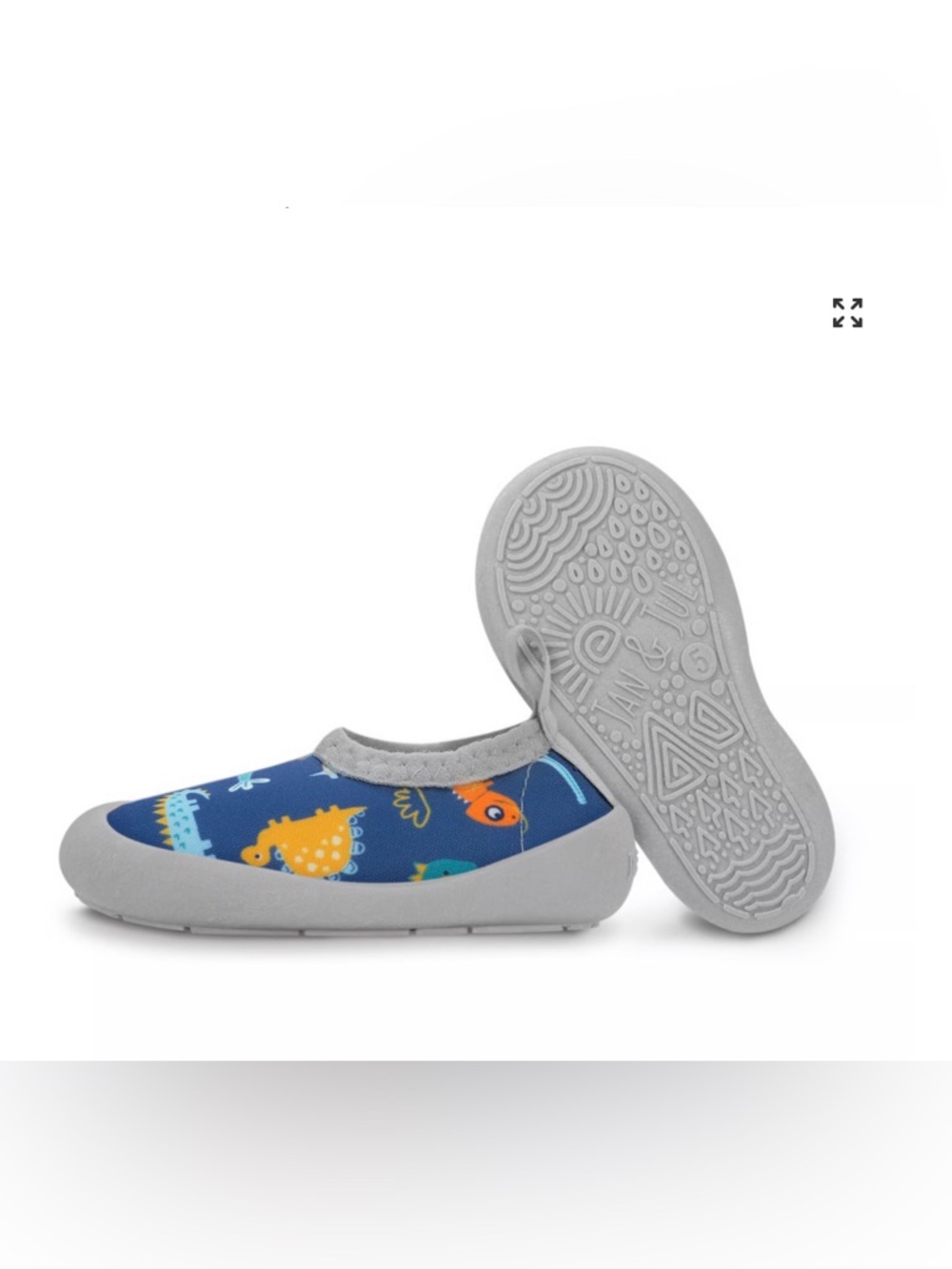 Jan and Jul water shoes size 4